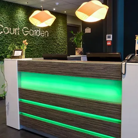 Court Garden 3*