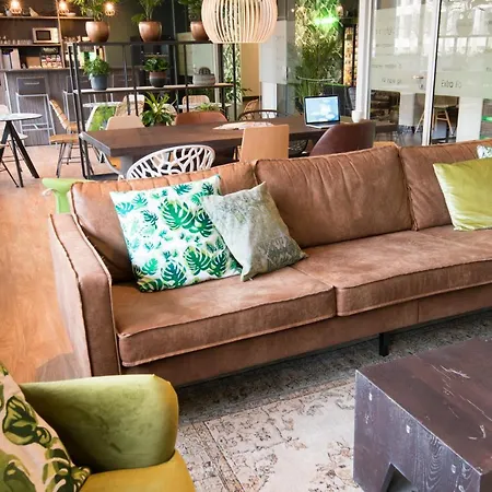 Hotell Court Garden 4*