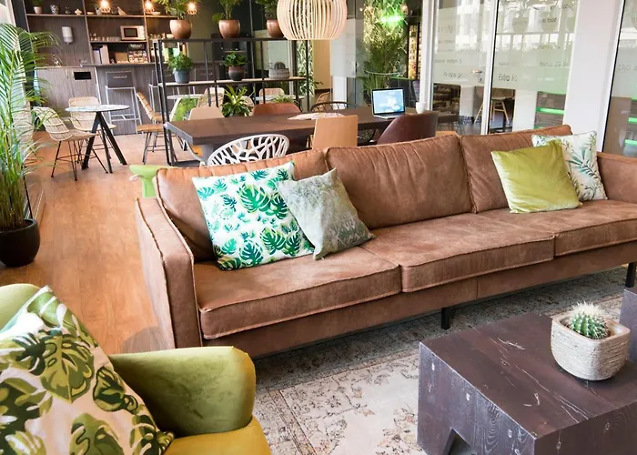 Hotel Court Garden 4*