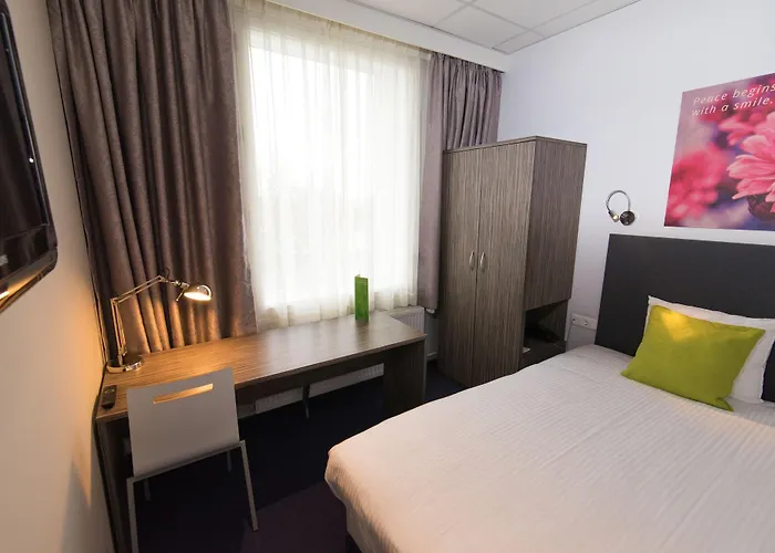 Court Garden Hotel 4*