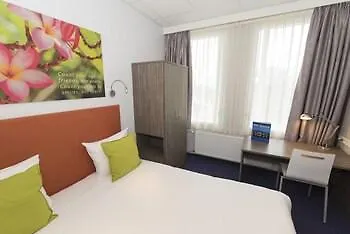 Court Garden 4* La Haya