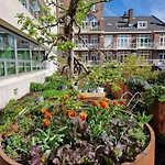Court Garden Hotel