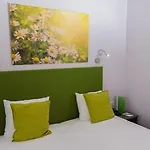 Hotel Court Garden